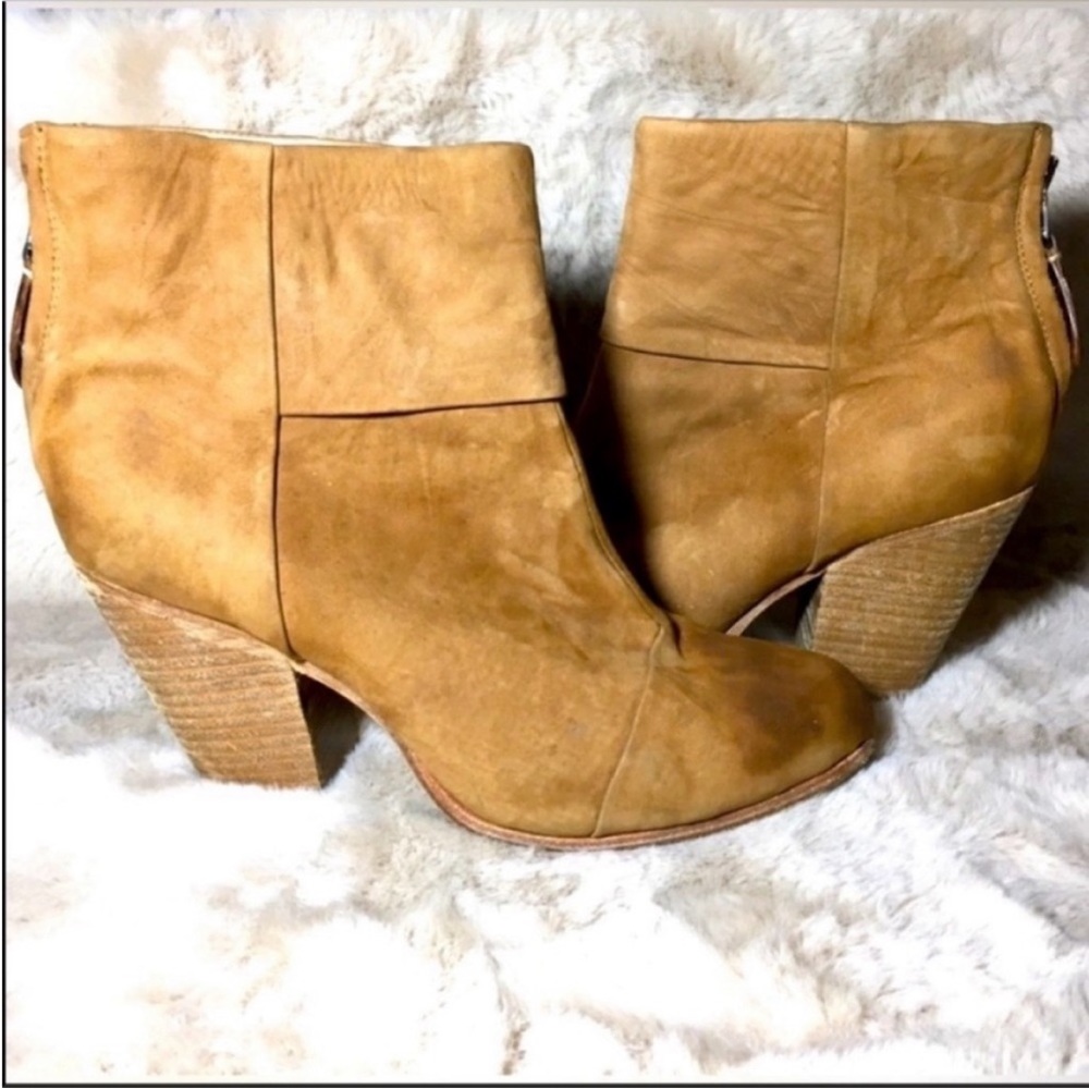 ‼️THRIFT ALERT MAKE OFFER Rag & Bone Classic Newbury Boots Ankle
Booties 9.5